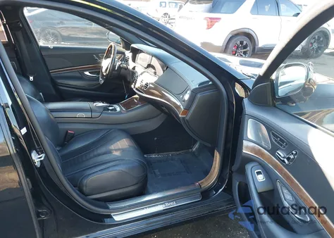 2015 Mercedes-Benz S 550 z USA, uszkodzony, nr VIN WDDUG8CB4FA156446